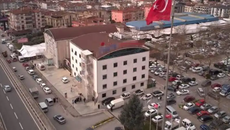 Özel Hastaneye Deprem Mührü: Perde Betonların Kestikleri İddia Edildi!