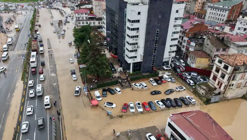Trabzon'da Sel Felaketi: Kayıp Kişiyi Aramak İçin Seferberlik Başlatıldı