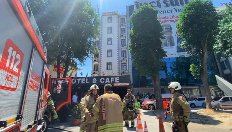 Fatih’te Otel Yemekhanesinde Yangın: Panik ve Kurtarma Operasyonu