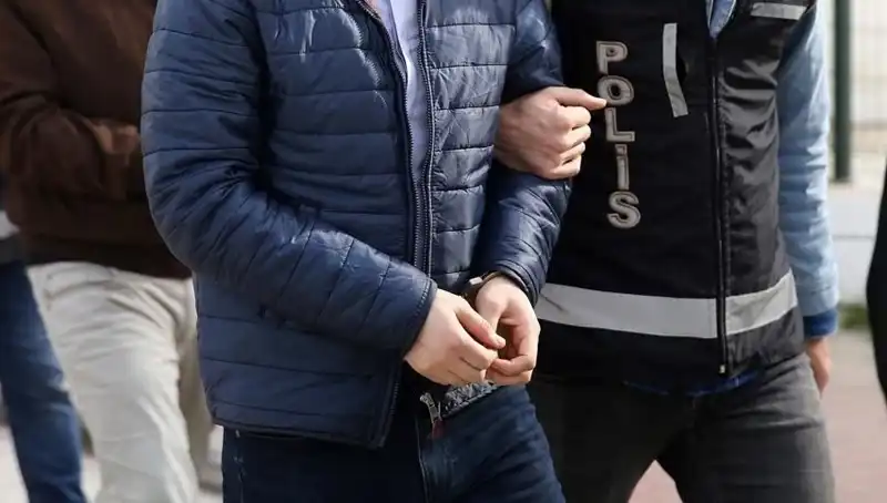 Hırsızlık çetesi suçüstü yakalandı: 5 kişi tutuklandı