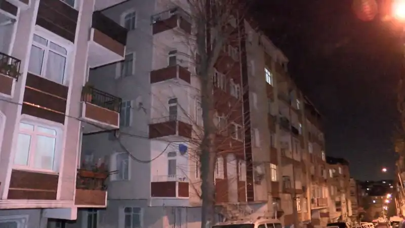 Altı Katlı Apartmanda Panik: Kolonlardan Gelen Sesler Tahliyeye Sebep Oldu