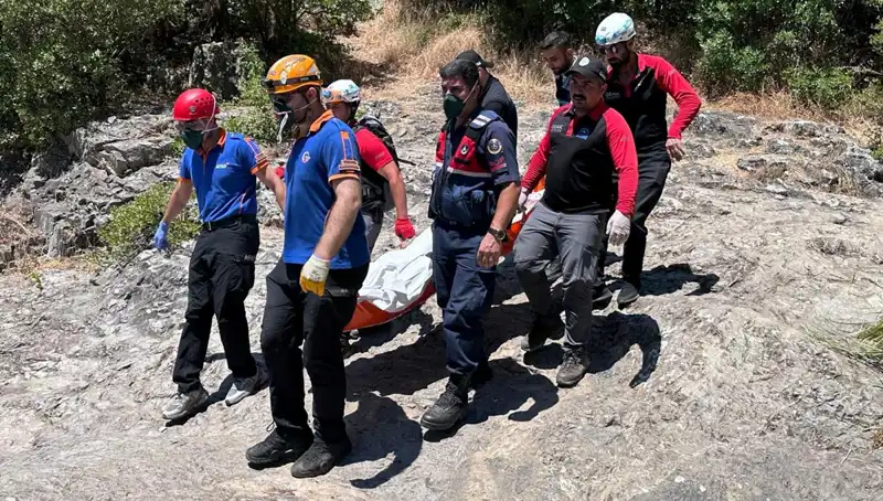 Kayalıkların Arasında Sır Ölüm: Bilinmeyen Gerçekler Ortaya Çıktı!