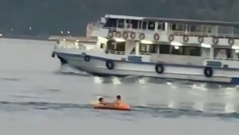 Sarıyer Sahilinde İki Çocuk Denize Botla Açıldı: Hayatta Kalanlar Konuşuyor