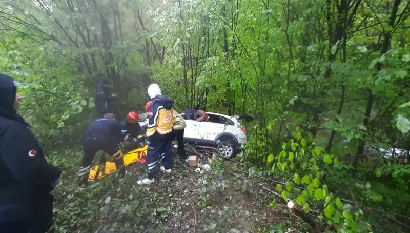 Direksiyon Hakimiyetini Kaybeden Araç Ormana Uçtu: Feci Kaza