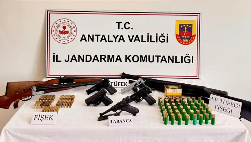 Antalya'da Kaçak Silah Ticareti Çökertildi: Büyük Operasyon Detayları