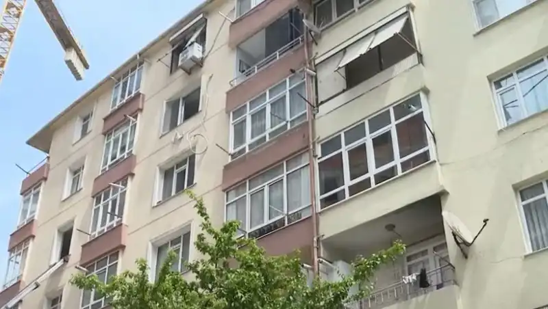 İstanbul'da Kolonları Patlayan 96 Dairelik Siteler Taşınıyor!
