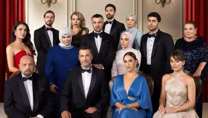 Kızılcık Şerbeti Dizisi Yeni Sezonuyla Geri Dönüyor!