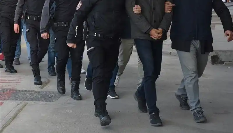 Kocaeli'de Fuhuş Operasyonu: 3 Kişi Tutuklandı ve Ağa Çökertildi