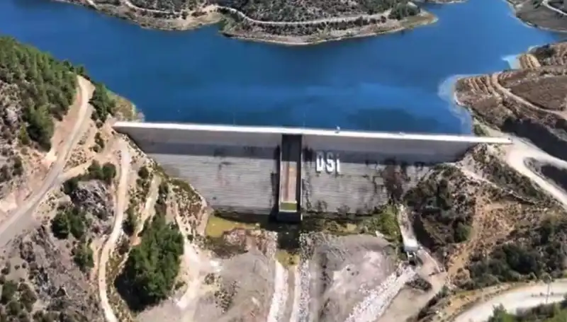 Çeşme’de Su Kesintilerine Son, Yeni Projelerle Su Sorunu Çözüldü!