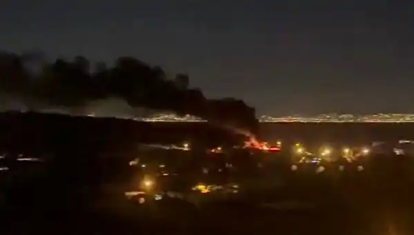 Yalova'da Depoda Çıkan Yangında Bir İtfaiyeci Dumandan Etkilendi