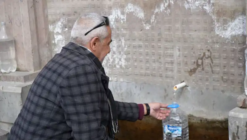 Erzincalıların Yeni Sağlık Sırrı: Şişe Şişe Tuzlu Su Alışverişi
