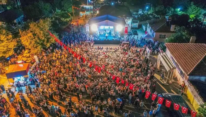 ** Leylek Şenliği 2023: Doğanın Dansı ve Renklerin Buluşması**