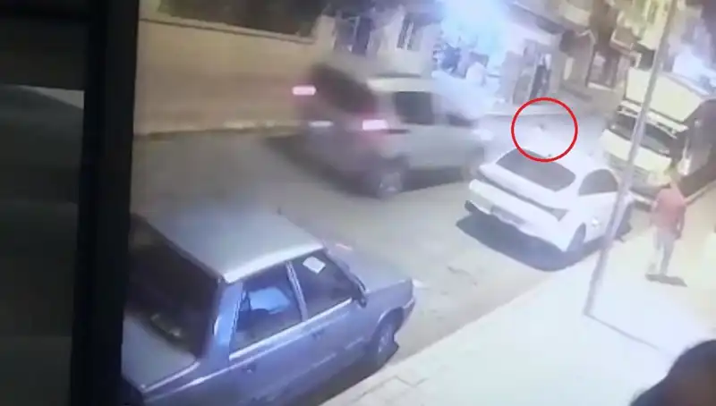 Yola Aniden Fırlayan Çocuğa Hafif Ticari Araç Çarptı: Olay Anı ve Sonrası