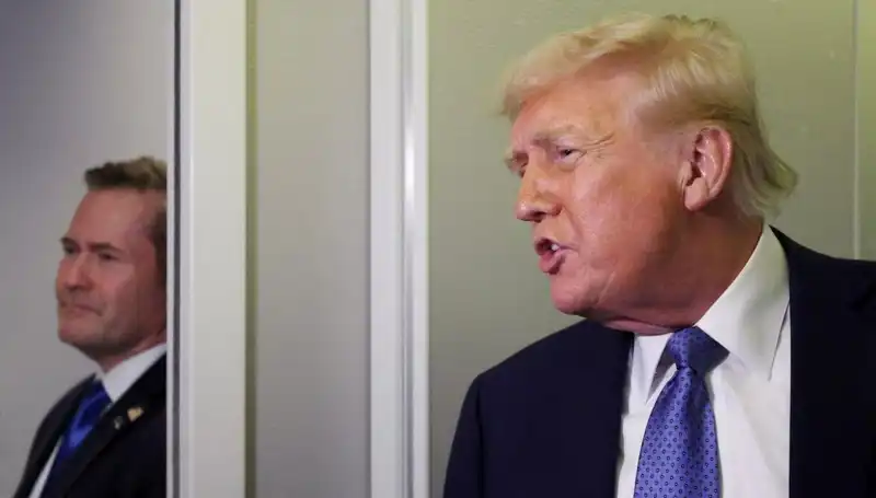 Trump, Yanlışlıkla Sızdırılan Planlar Nedeniyle Mike Waltz'u Görevden Aldı
