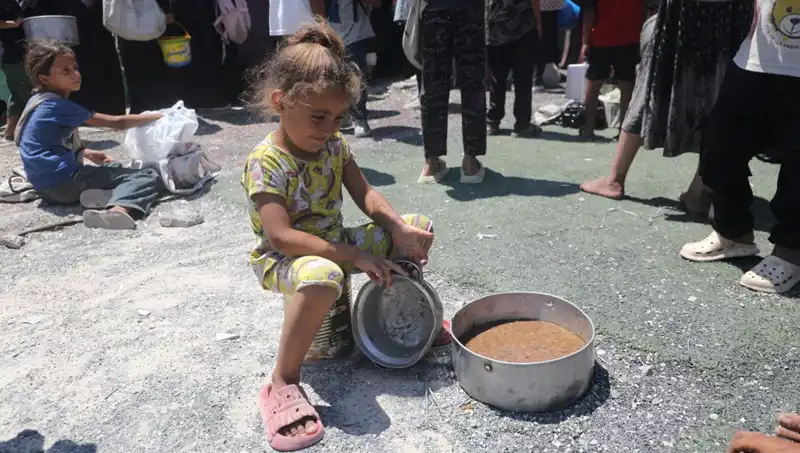Gazze'de Ekmek Kıtlığı: Çocuklar Açlık Çekiyor ve Feryat Ediyor