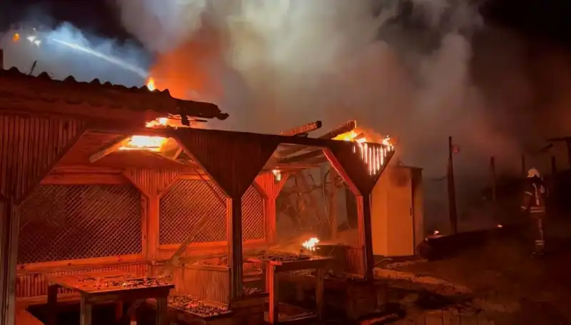 Şile'de İnanılmaz Yangın! Altı Gözleme Restoranı Kül Oldu