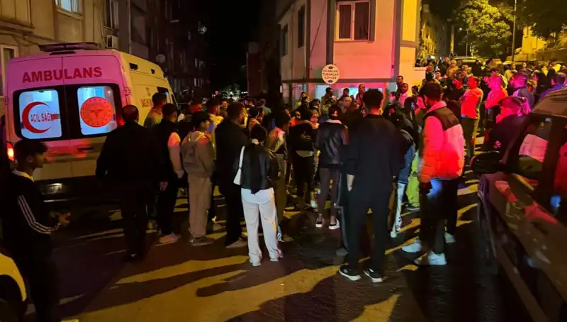 Balıkesir'de Sokak Ortasında Alevlenen Kavga: Sopayla Başlayan Savaş Kesici Aletle Bitti!