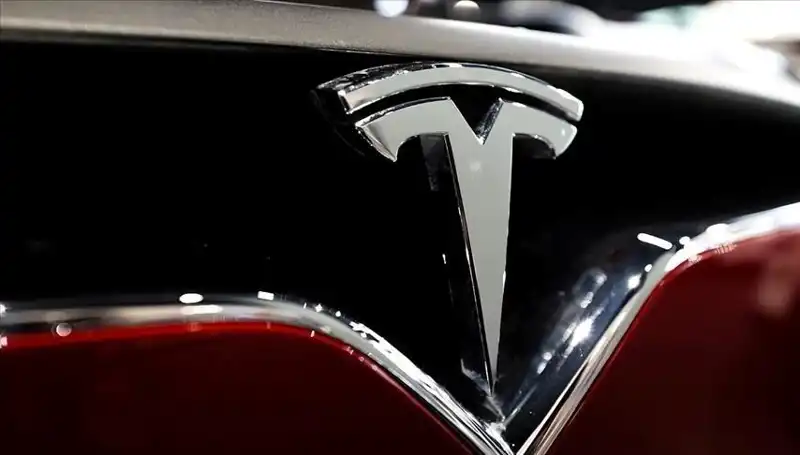 Tesla’da FSD Beklentisi ve Ucuz Model Tartışmaları Endişeleri Artırıyor