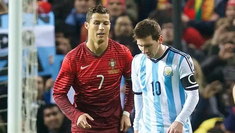 Ronaldo'nun Şampiyonluk Rüzgarı: Messi'yi Geride Bıraktı!