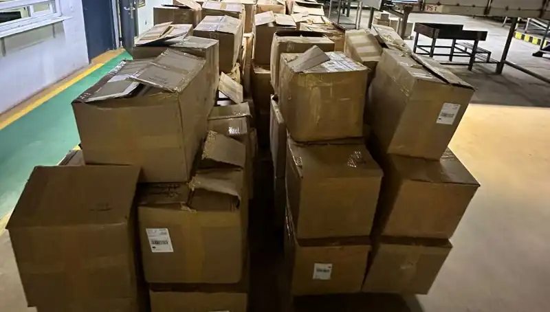 Kargo Şirketinde Şok: Depoda Kaçak Tütün Bulundu!