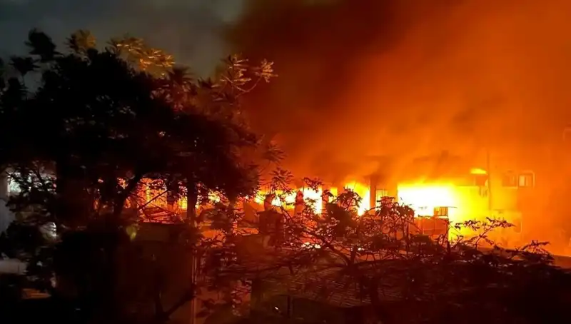 İnsani Felakete Yol Açan İsrail Hava Saldırıları Gazze'yi Sarhoş Etti