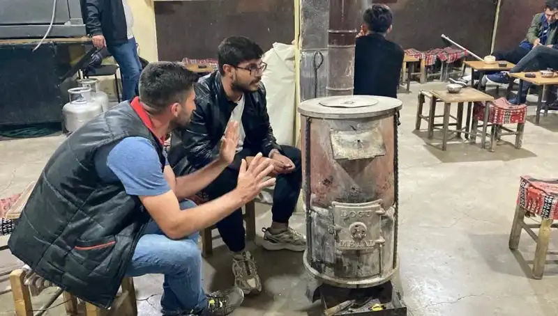 Türkiye'nin Dört Bir Yanında Isınma Mücadelesi: Sobalar Yanıyor!