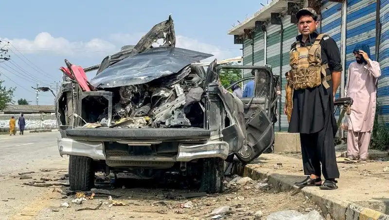 Pakistan'da Şok Patlama: Dört Yetkili ve Bir Polis Memuru Hayatını Kaybetti