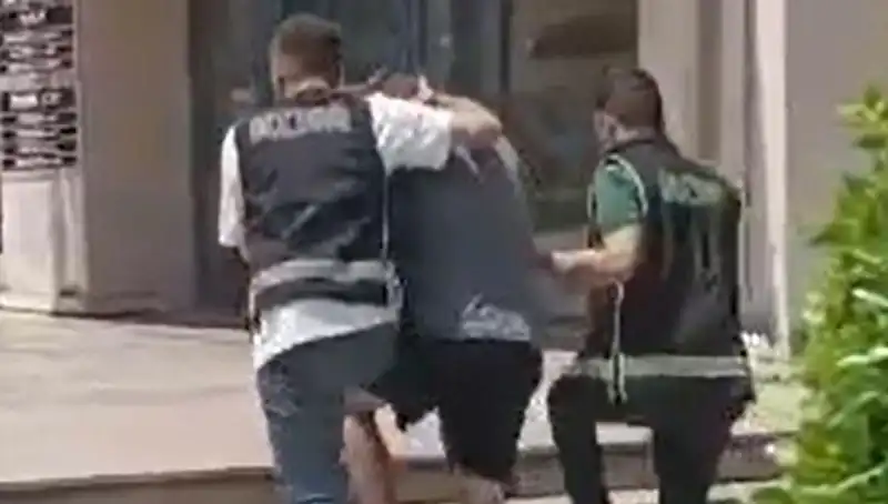 Sahte Dövizle Alışveriş Yapan Turist Ülkeyi Terk Etmek Zorunda Kaldı