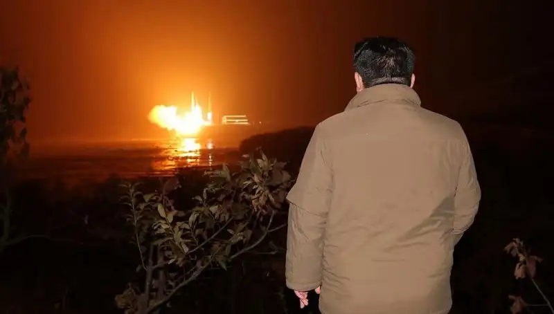 Kuzey Kore'nin Silahlanma Yarışı: Amerikalılar Bu Faturayı Nasıl Ödüyor?