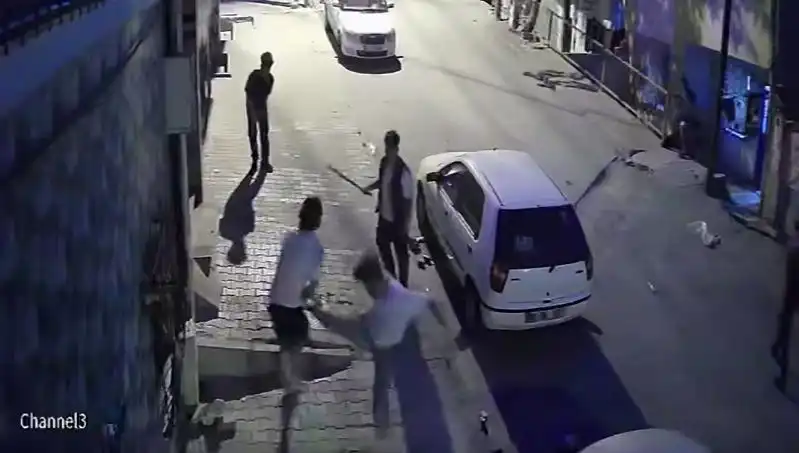 Başakşehir'de Taşlı Sopalı Kavga: Olayda 5 Kişi Yaralandı