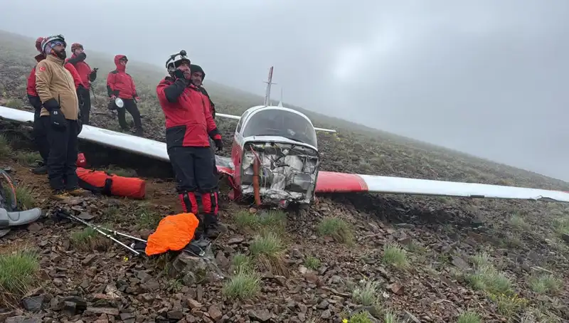 Türk Pilotun Kullanımdaki Uçak Düştü: Trajik Kaza ve Kurtuluş Hikayesi