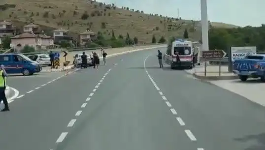Elazığ'da İki Otomobil Çarpıştı: Kaza Sonrası Yaralılar Hastaneye Sevk Edildi