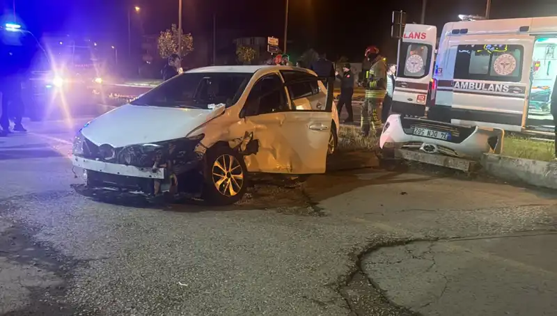 Pikap ve Otomobil Çarpıştı: Kazanın Ayrıntıları Ortaya Çıktı!