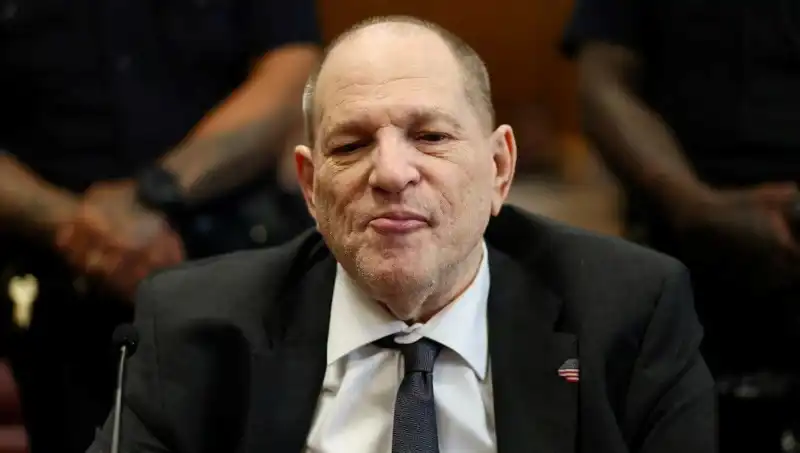 Cezaevindeki Hollywood Yapımcısı Harvey Weinstein Yeniden Suçlu Bulundu: Mahkeme Kararı