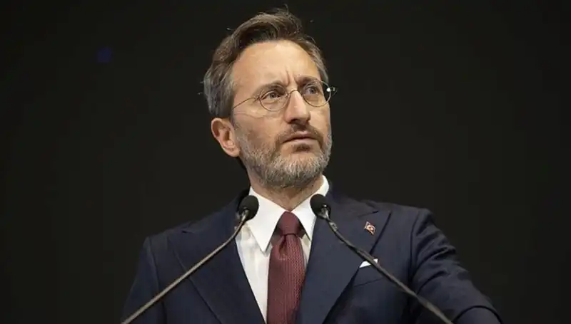 Fahrettin Altun'dan Özgür Özel'e Sert Yanıt: Politika ve Gerçekler