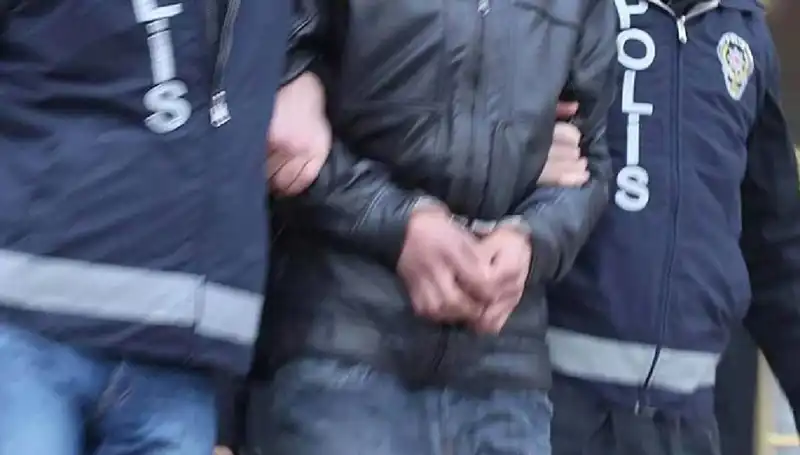 Türkiye'de FETÖ'ye Yönelik Dev Operasyon: 65 Kişi Tutuklandı!