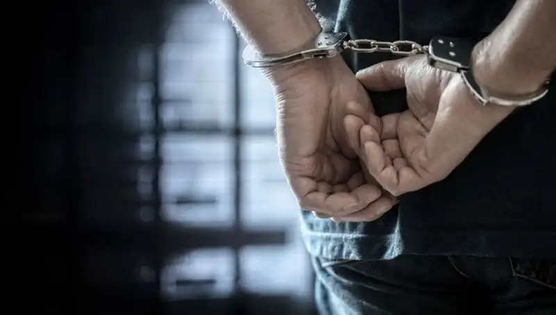 Bıçakla Öldürmeye Müebbet Hapis Cezası: Adaletin Sonbaharı